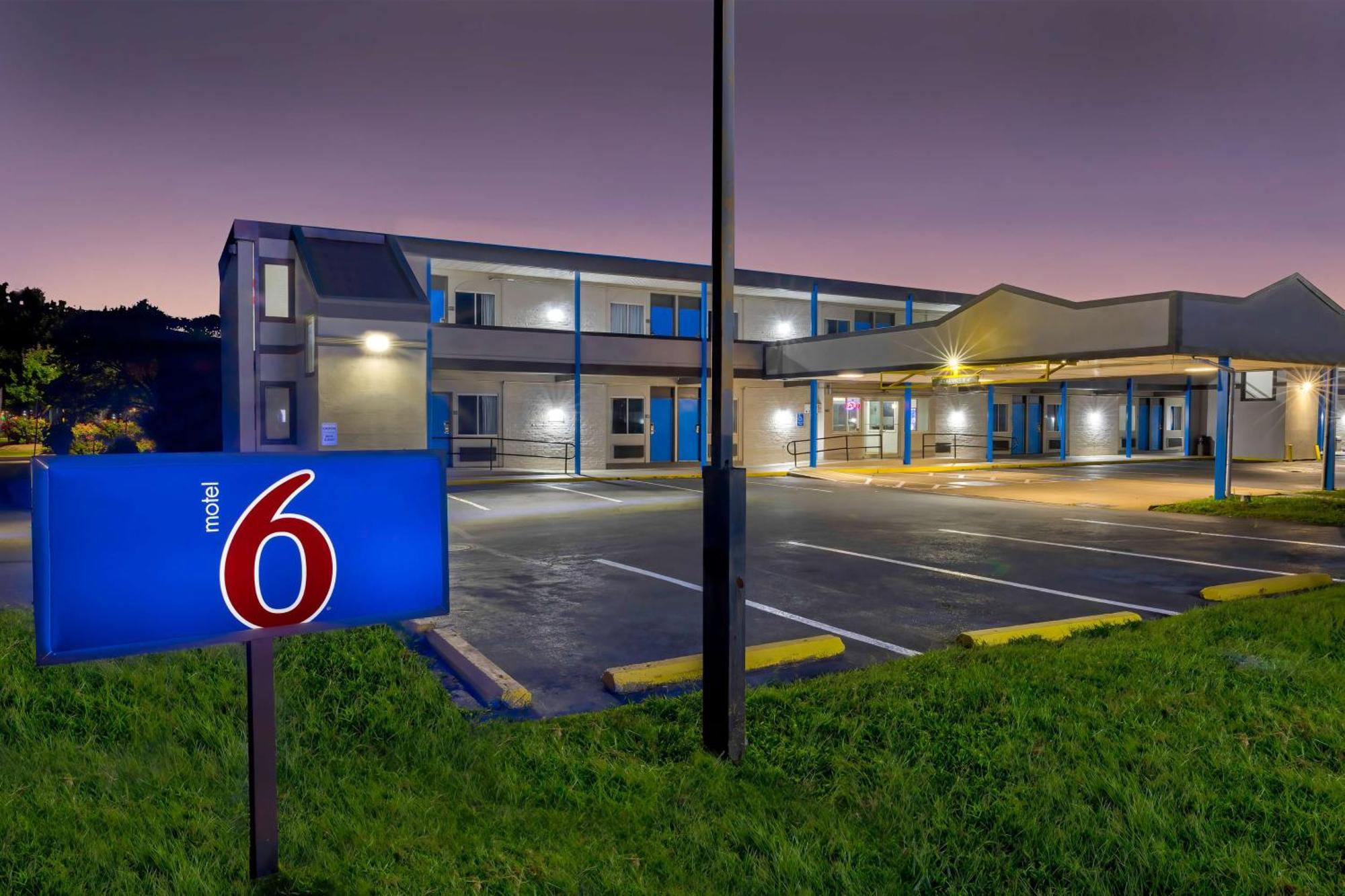 Motel 6 Harrisburg Pa Near Pa Expo Center Buitenkant foto
